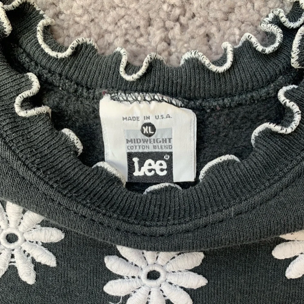 Vintage LEE Embroidered Sweatshirt X-Large - Picture 3 of 5